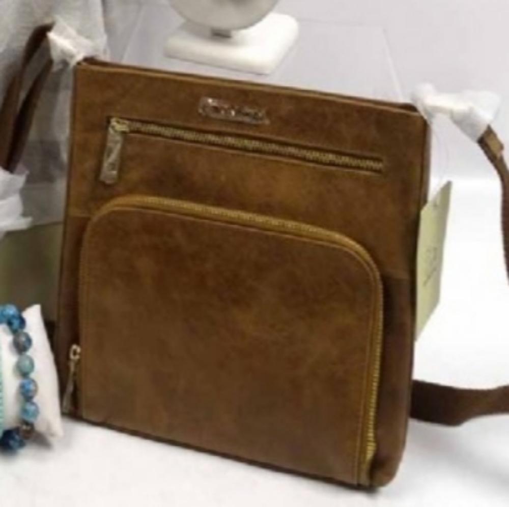 NWT ESTALON leather cross body purse.